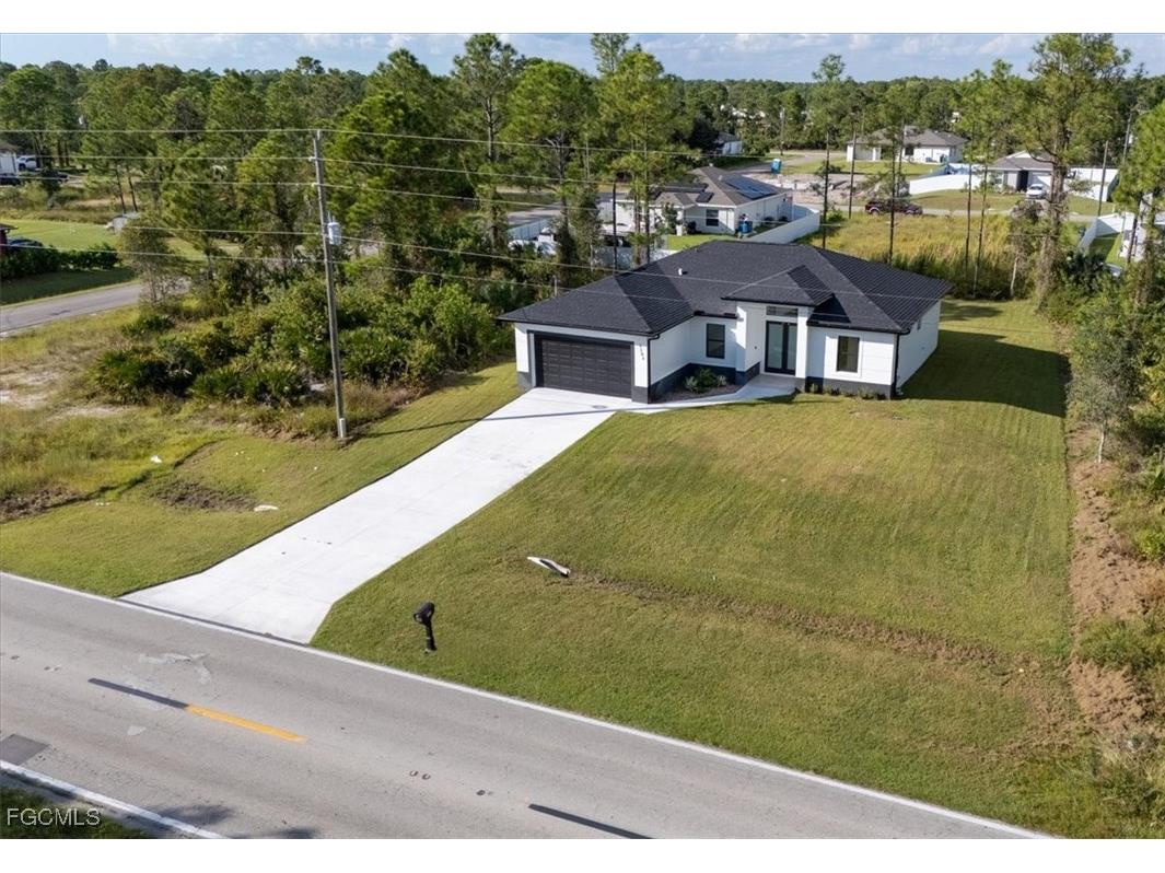 3203 Sunshine Boulevard N Lehigh Acres FL 33971 2025016968 image2