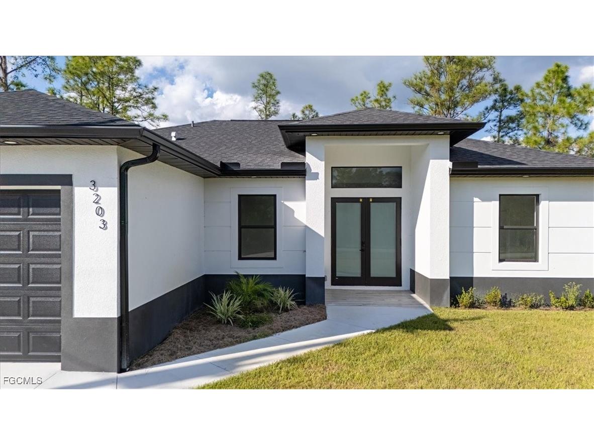 3203 Sunshine Boulevard N Lehigh Acres FL 33971 2025016968 image3