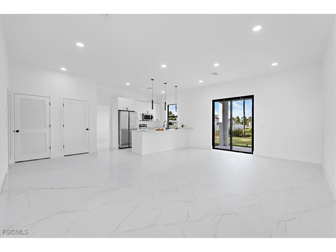 3203 Sunshine Boulevard N Lehigh Acres FL 33971 2025016968 image5