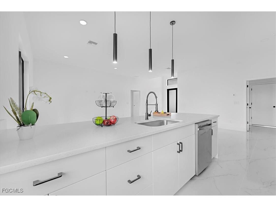 3203 Sunshine Boulevard N Lehigh Acres FL 33971 2025016968 image9