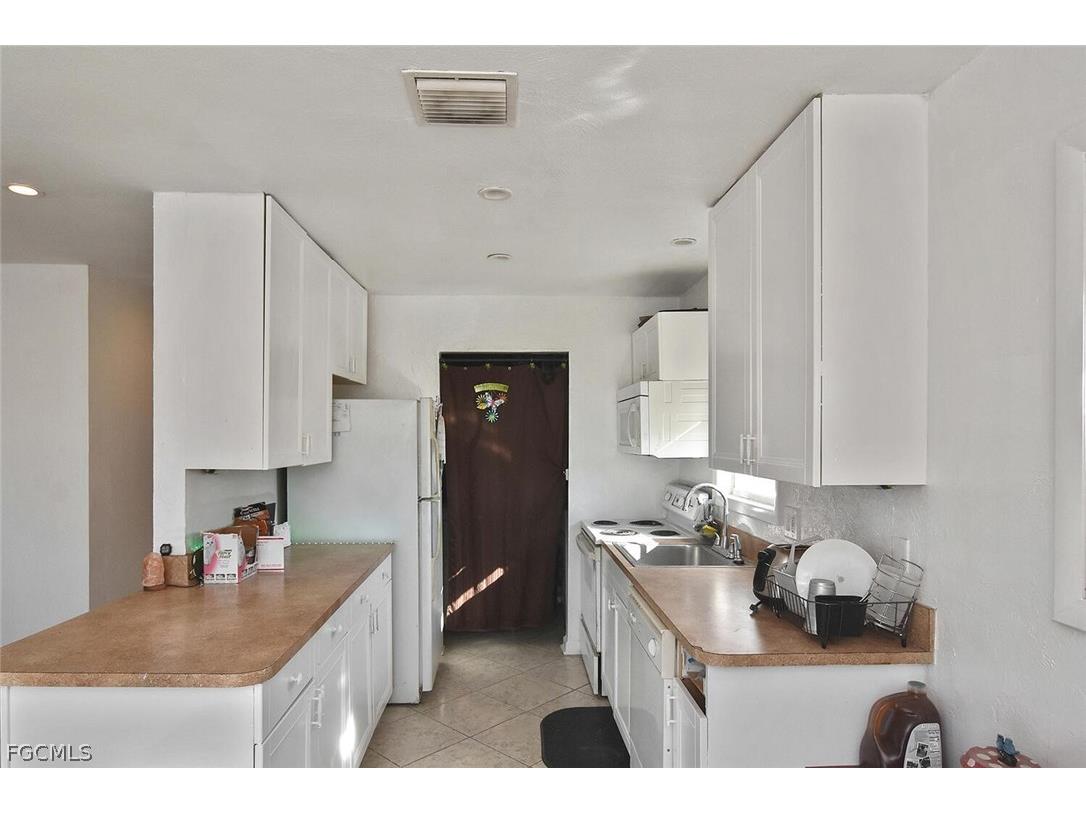 3204 41st Street SW Lehigh Acres FL 33976 2025024596 image10
