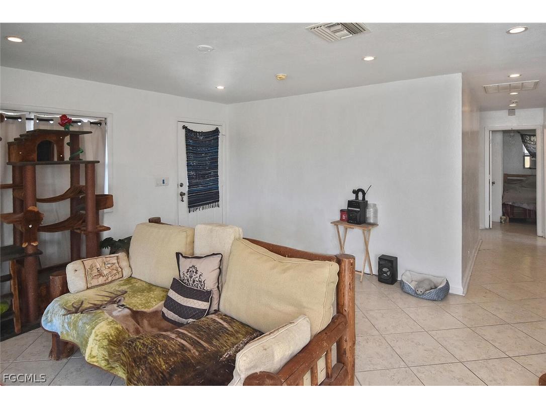 3204 41st Street SW Lehigh Acres FL 33976 2025024596 image5