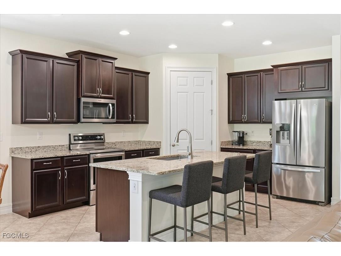 3204 Royal Gardens Avenue Fort Myers FL 33916 2025023728 image12