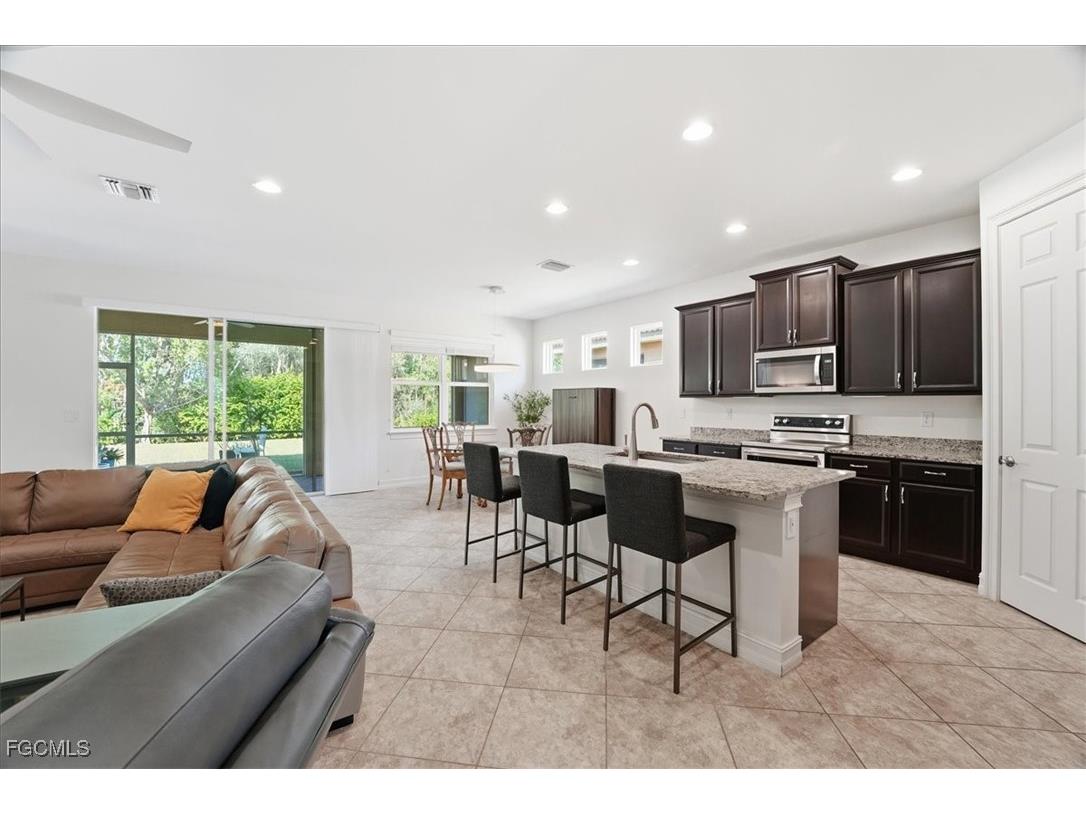 3204 Royal Gardens Avenue Fort Myers FL 33916 2025023728 image14