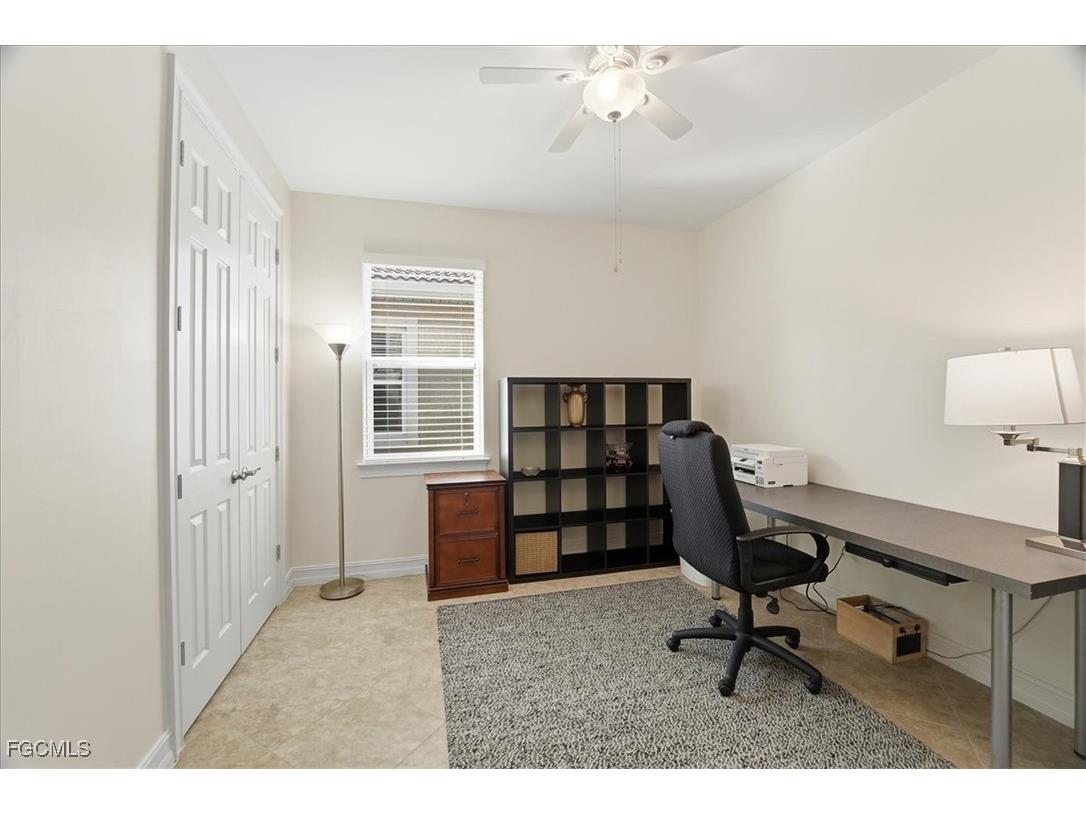 3204 Royal Gardens Avenue Fort Myers FL 33916 2025023728 image21
