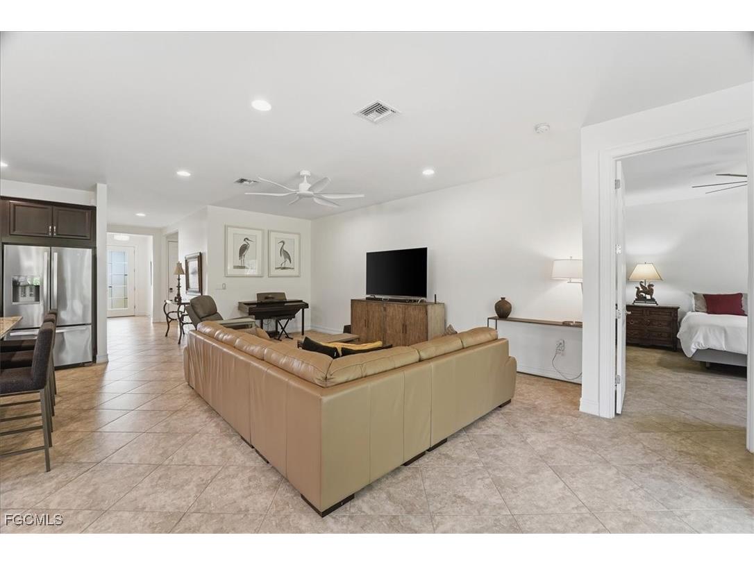 3204 Royal Gardens Avenue Fort Myers FL 33916 2025023728 image8