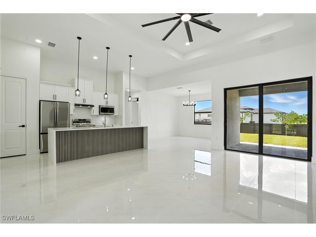 3205 Andalusia Boulevard Cape Coral FL 33909 225062467 image2