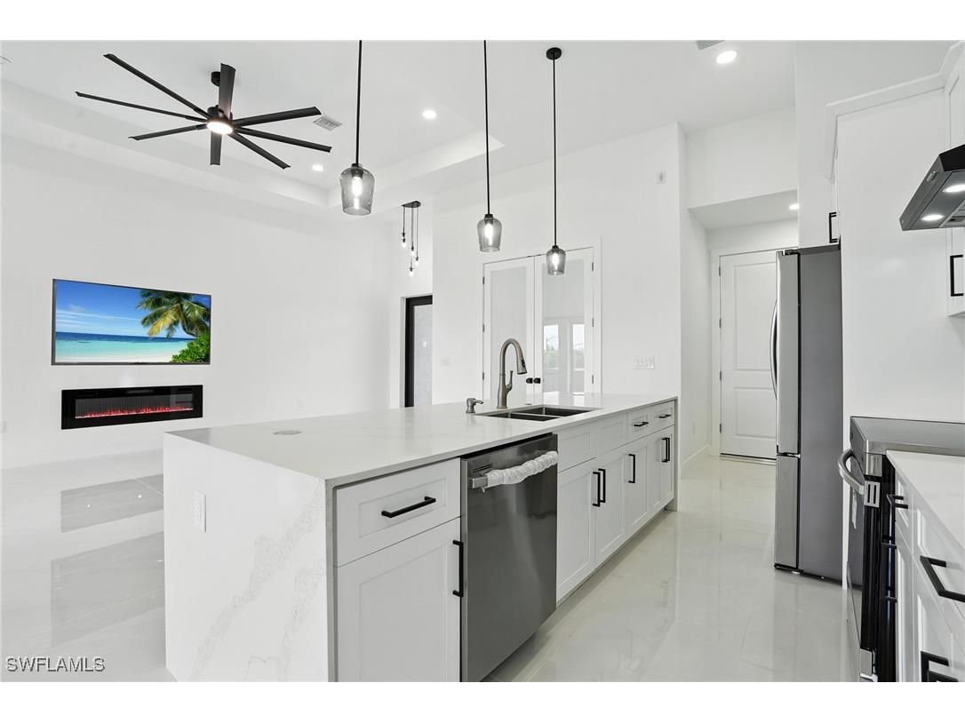 3205 Andalusia Boulevard Cape Coral FL 33909 225062467 image3