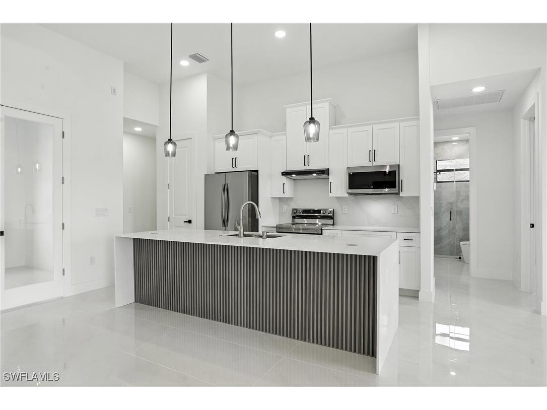 3205 Andalusia Boulevard Cape Coral FL 33909 225062467 image6