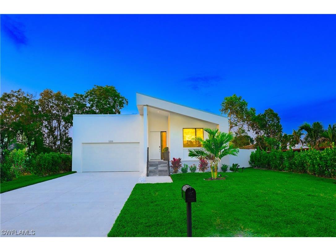 3205 Karen Drive Naples FL 34112 223036878 image1