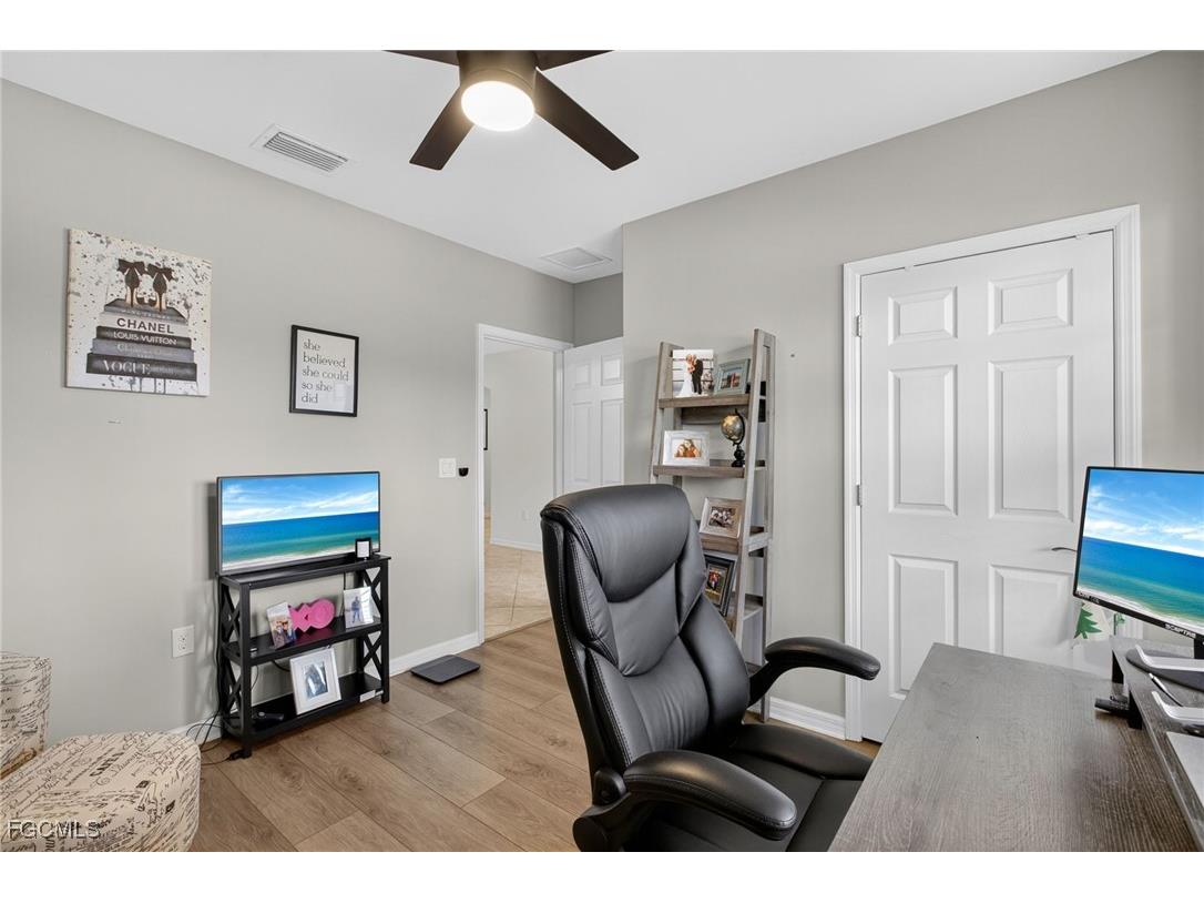 3206 Birchin Lane Fort Myers FL 33916 2025004221 image12