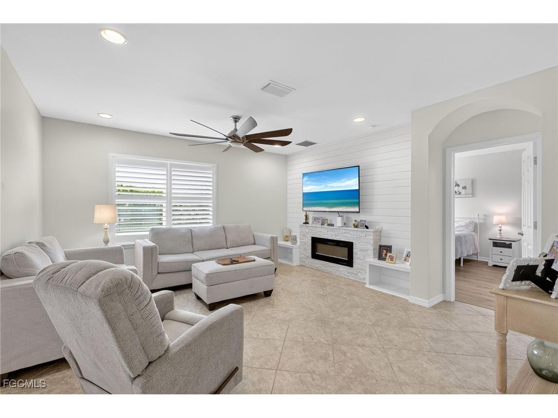 3206 Birchin Lane Fort Myers FL 33916 2025004221 image25