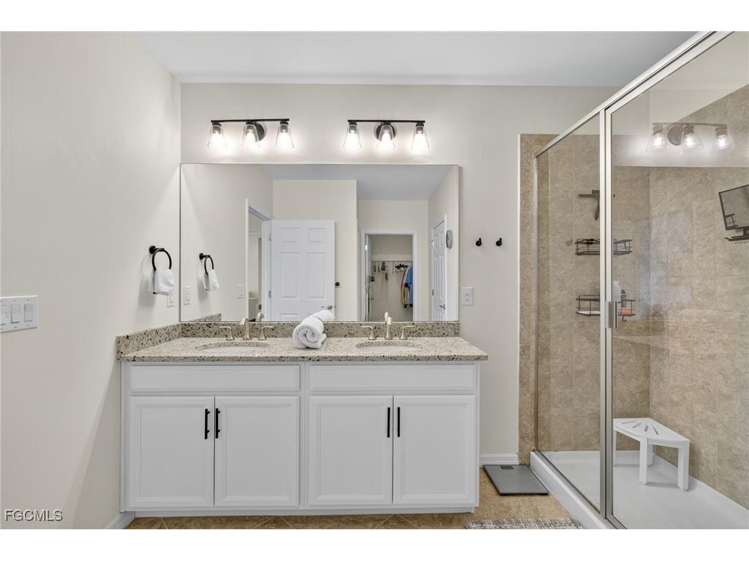 3206 Birchin Lane Fort Myers FL 33916 2025004221 image35