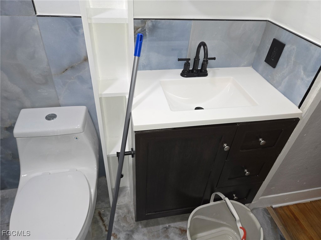 3207 Broadway Fort Myers FL 33901 2025023063 image7