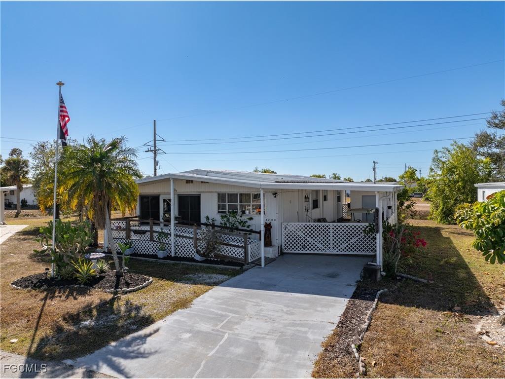 3208 Pluto Circle North Fort Myers FL 33903 2026006083 image1