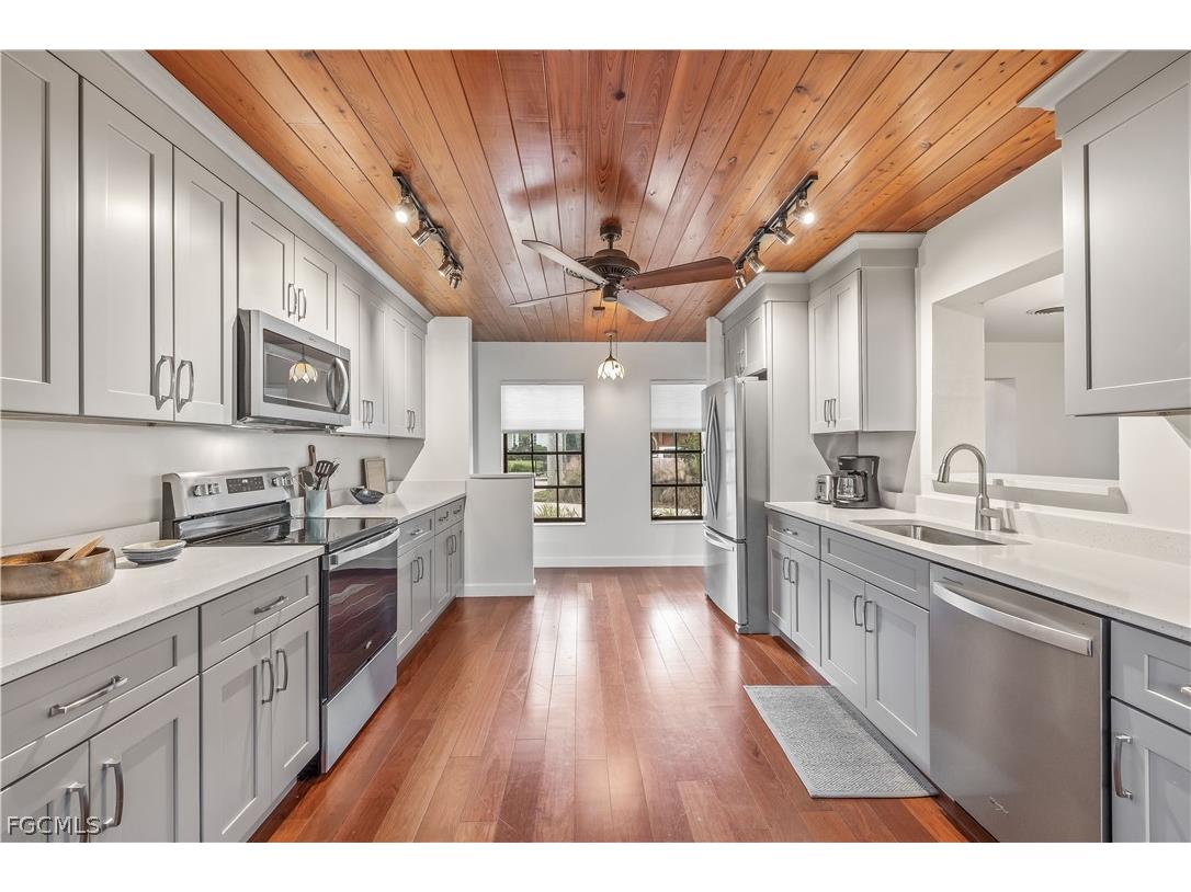 3209 W Riverside Drive Fort Myers FL 33901 2026007454 image10