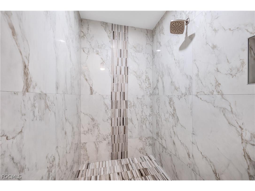 3209 W Riverside Drive Fort Myers FL 33901 2026007454 image21