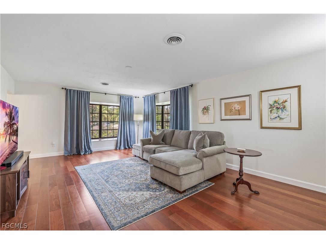 3209 W Riverside Drive Fort Myers FL 33901 2026007454 image8