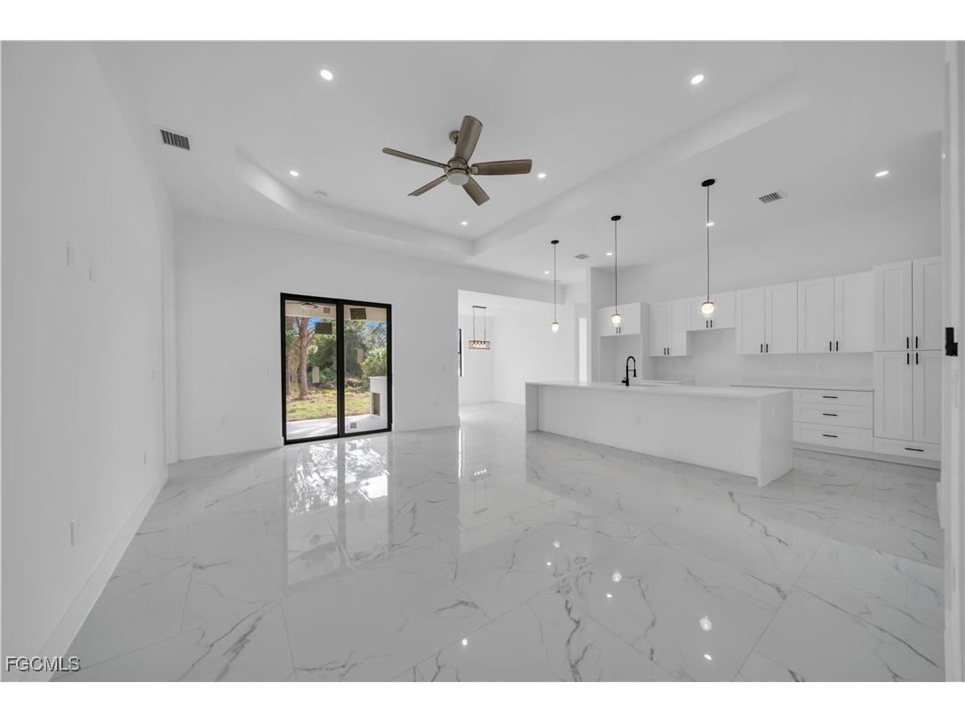 3211 58th Street W Lehigh Acres FL 33971 2025024714 image4