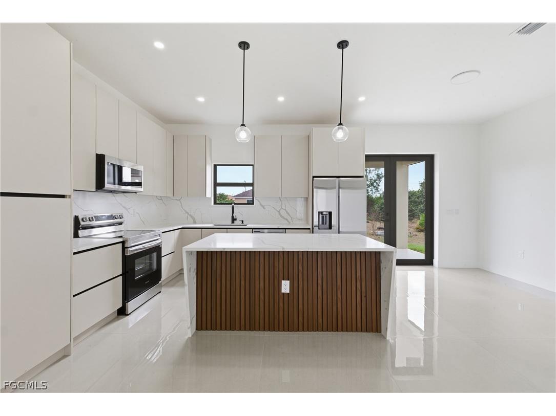 3211 6th Street SW Lehigh Acres FL 33976 2026013352 image5