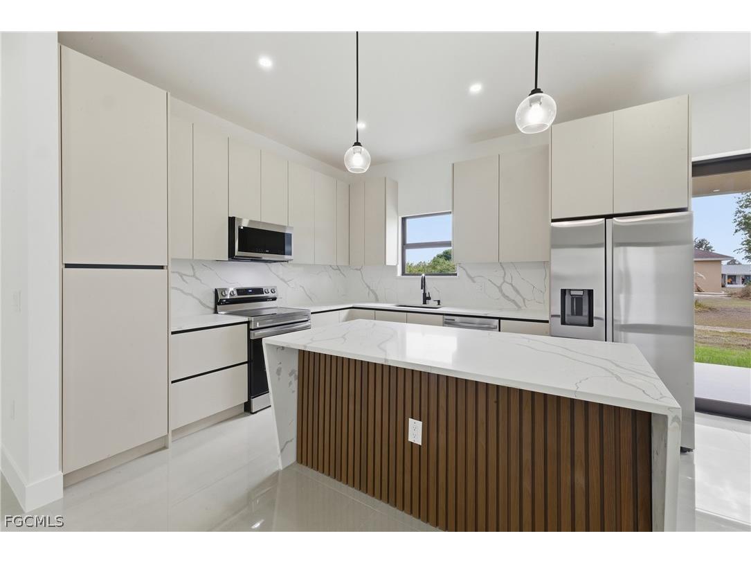 3211 6th Street SW Lehigh Acres FL 33976 2026013352 image6