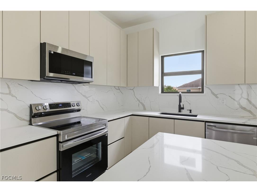 3211 6th Street SW Lehigh Acres FL 33976 2026013352 image7