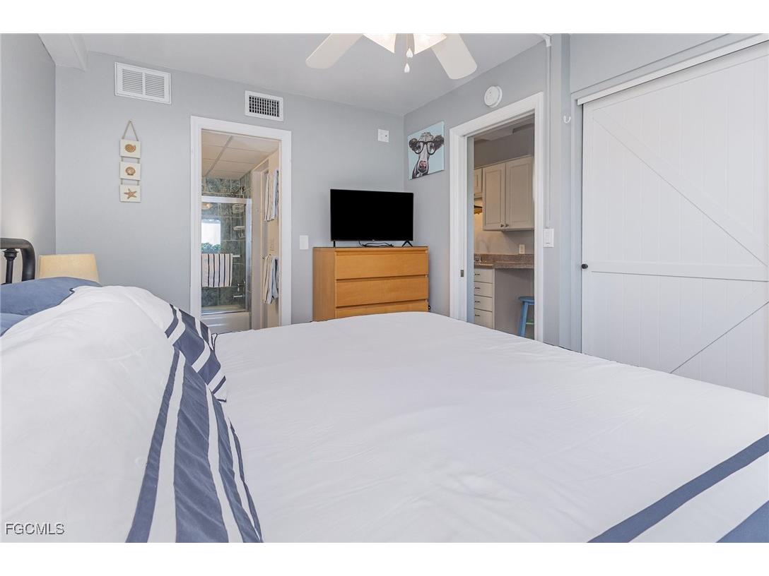 3211 Stringfellow Road #104 Saint James City FL 33956 2025022556 image12