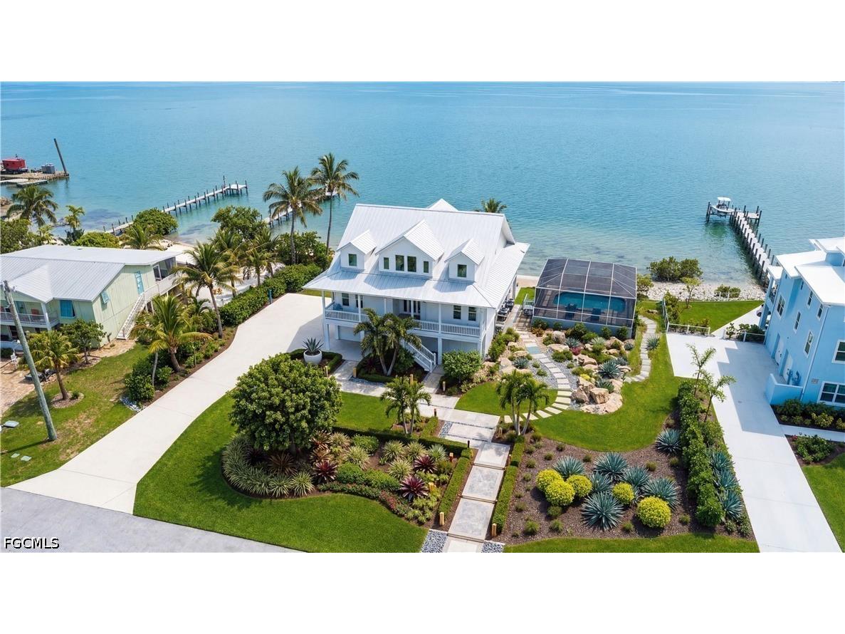 3211 Vacation Lane Saint James City FL 33956 2026011091 image1