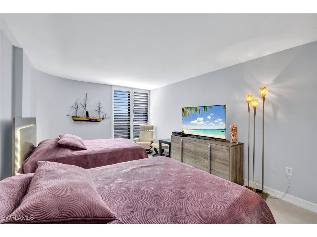 3215 Gulf Shore Boulevard N #704N Naples FL 34103 226005679 image12