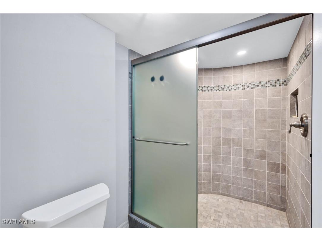 3215 Gulf Shore Boulevard N #704N Naples FL 34103 226005679 image14