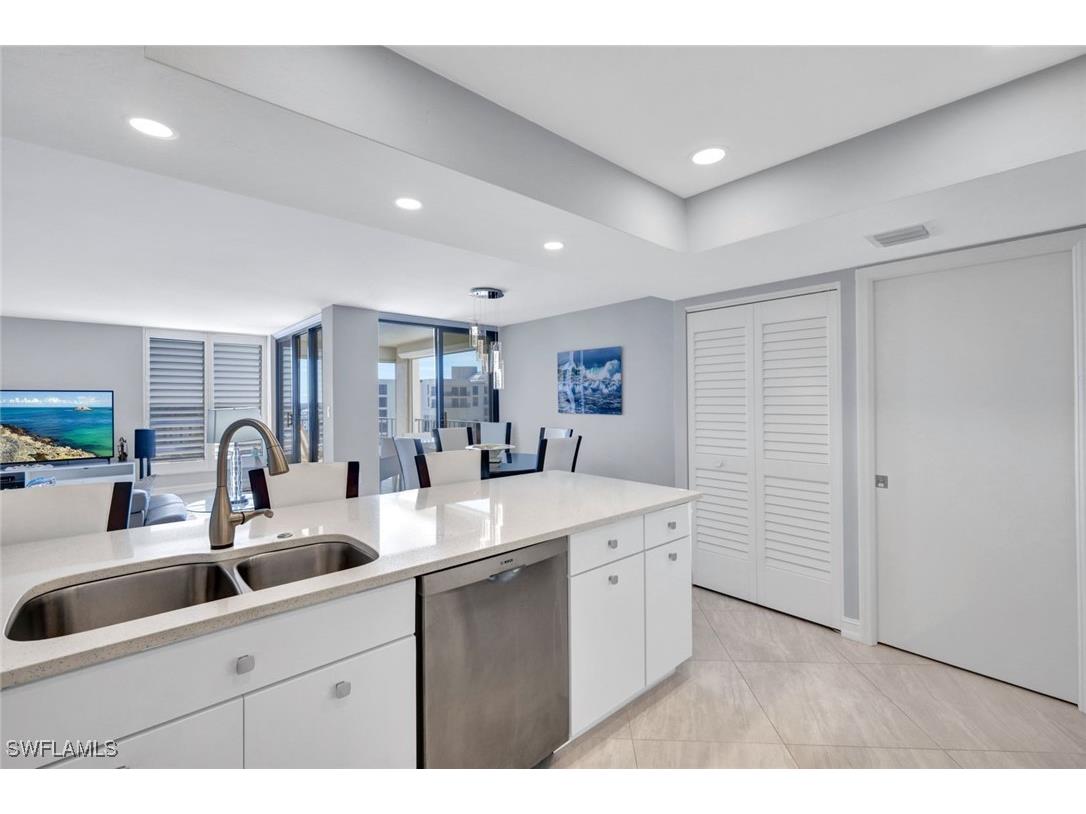 3215 Gulf Shore Boulevard N #704N Naples FL 34103 226005679 image8