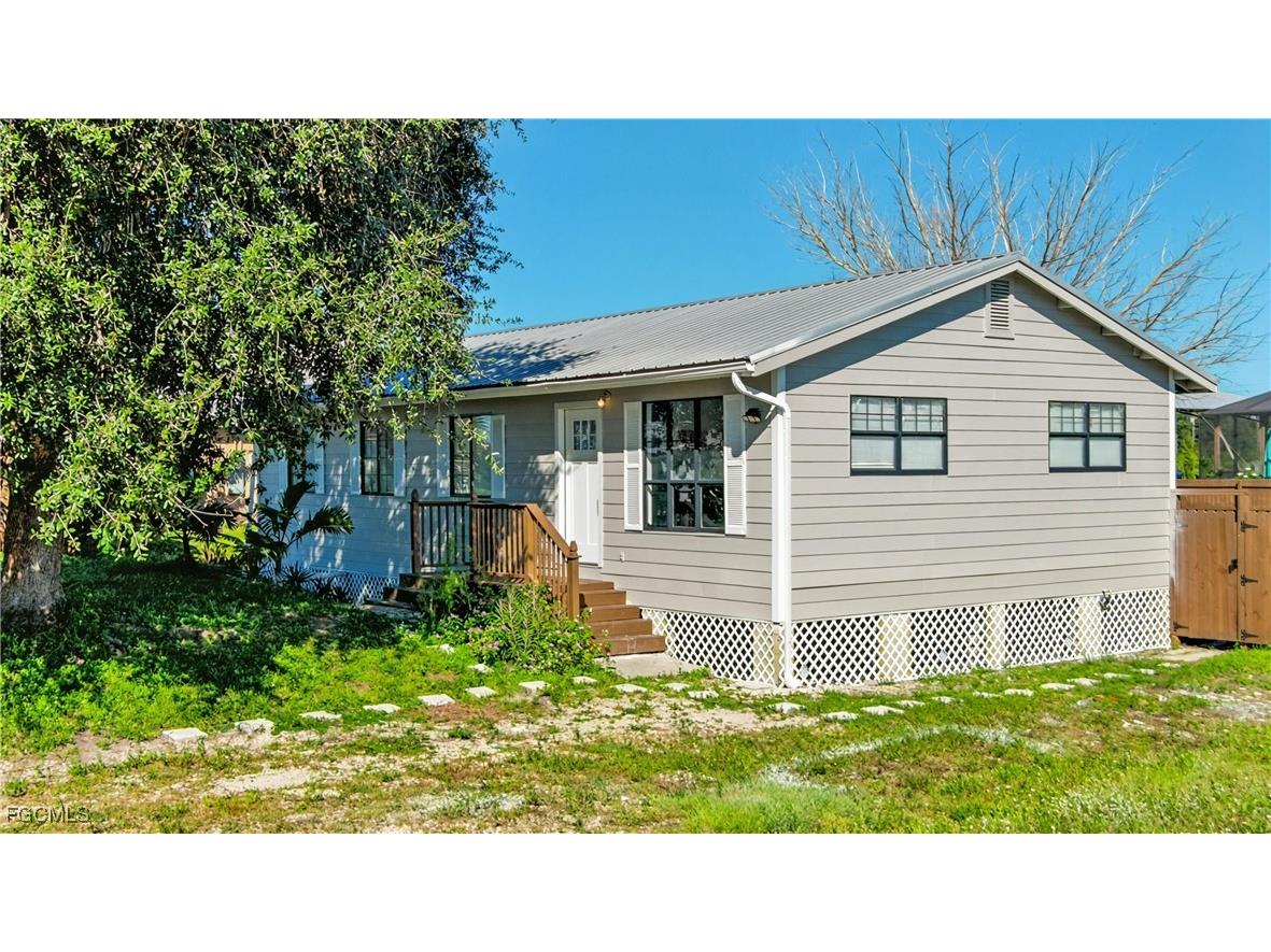 3216 22nd Street SW Lehigh Acres FL 33976 2025015657 image1