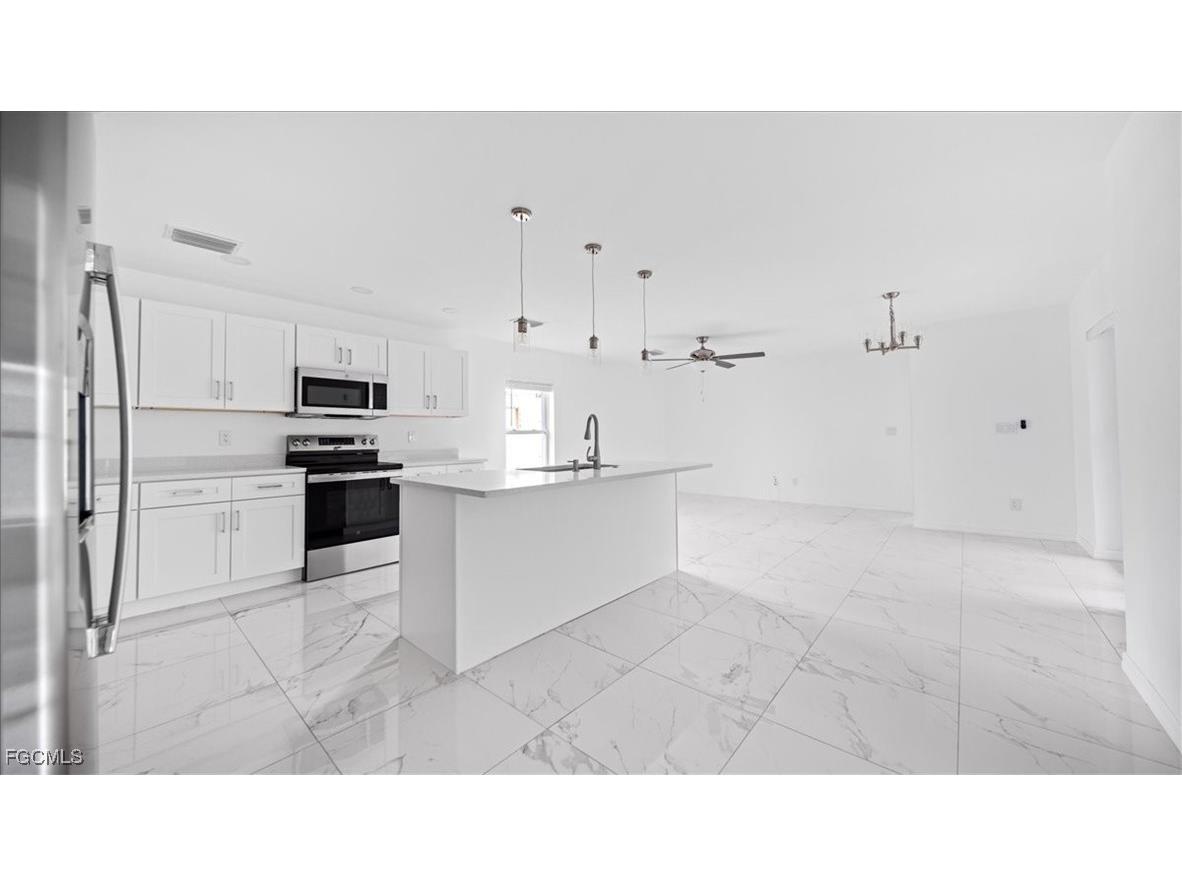 3216 Jeffcott Street Fort Myers FL 33916 2025019368 image18