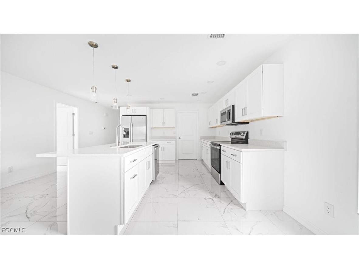 3216 Jeffcott Street Fort Myers FL 33916 2025019368 image24