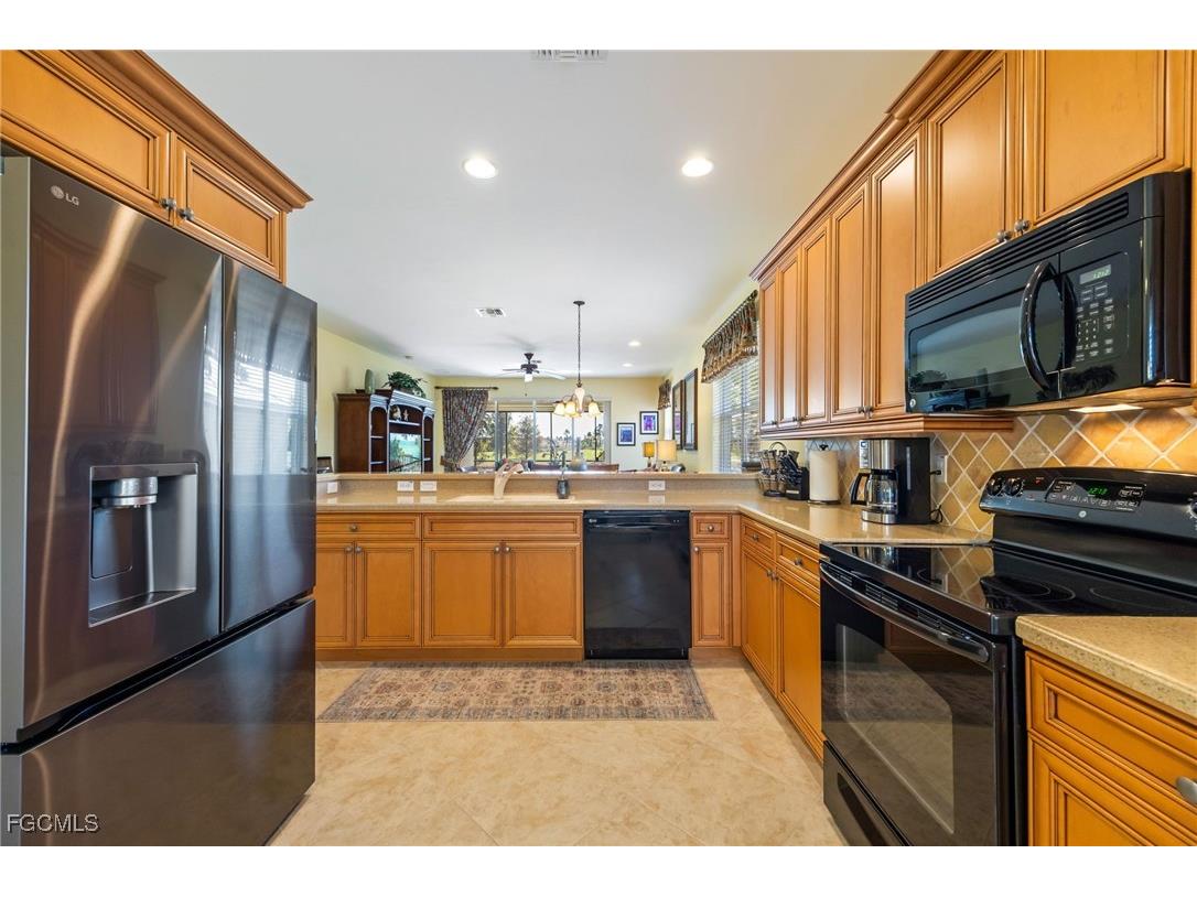 3216 Magnolia Landing Lane North Fort Myers FL 33917 2025023642 image18