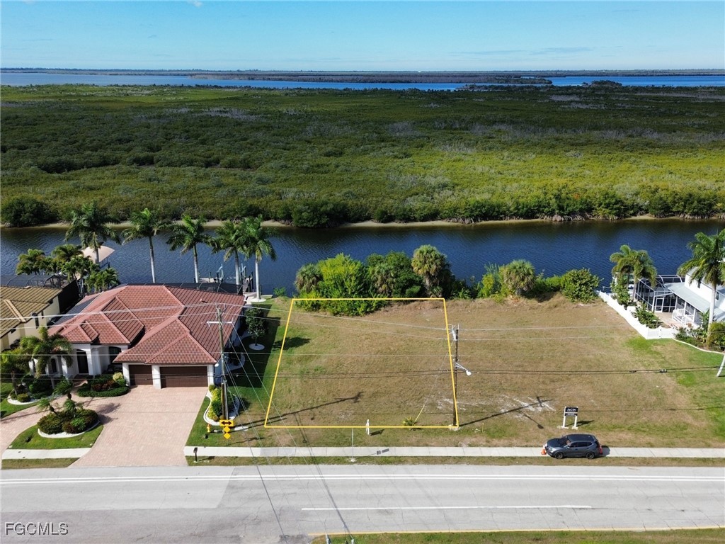 3216 Surfside Boulevard Cape Coral FL 33914 2026002320 image5