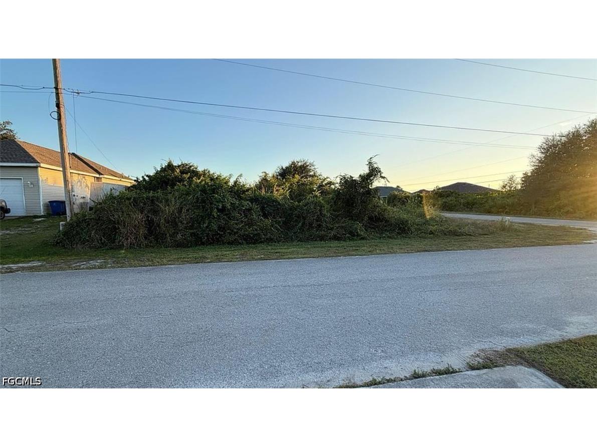 3219 37th Street SW Lehigh Acres FL 33976 2026026165 image1