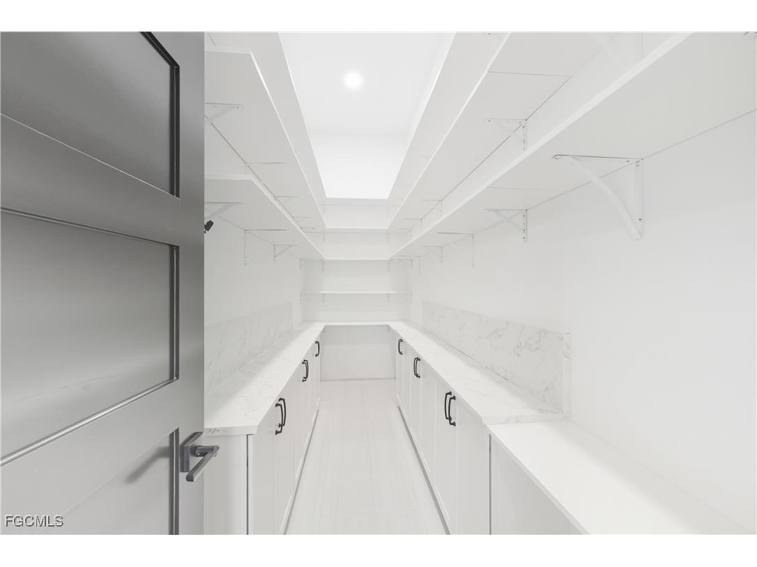 3219 White Boulevard Naples FL 34117 2025016096 image19