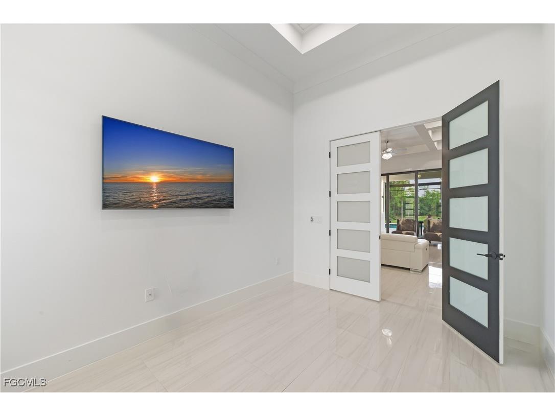3219 White Boulevard Naples FL 34117 2025016096 image21
