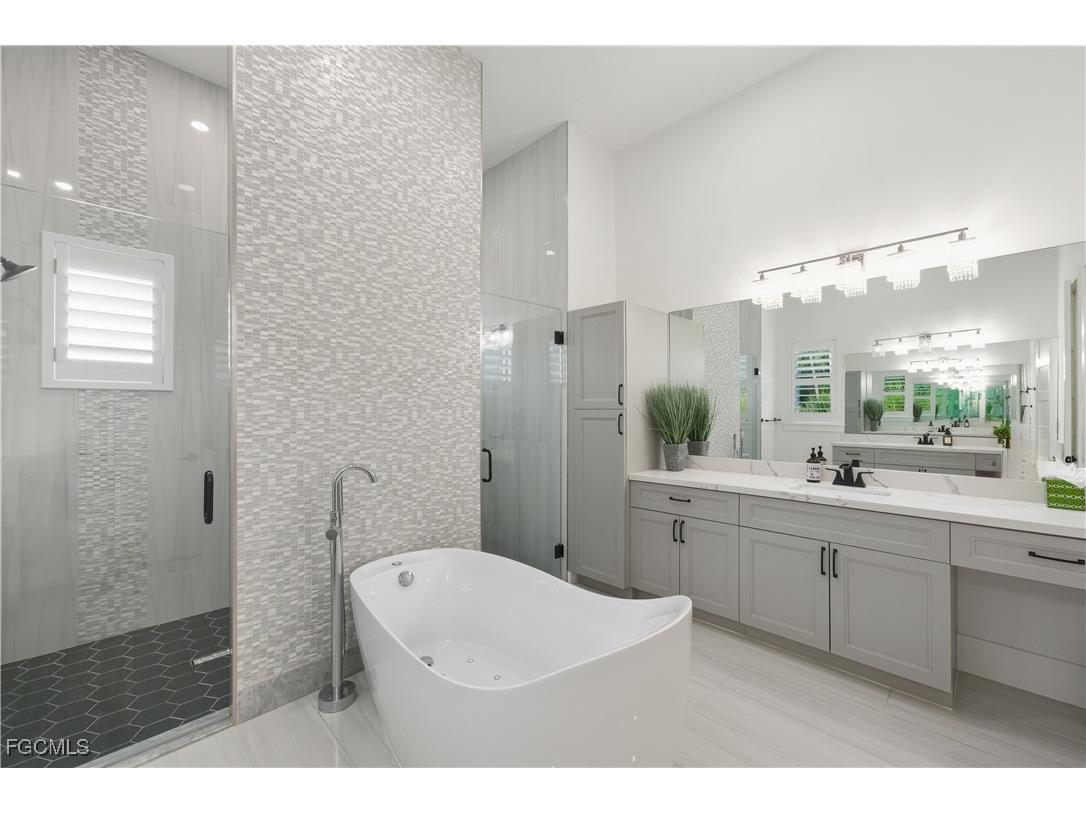 3219 White Boulevard Naples FL 34117 2025016096 image24