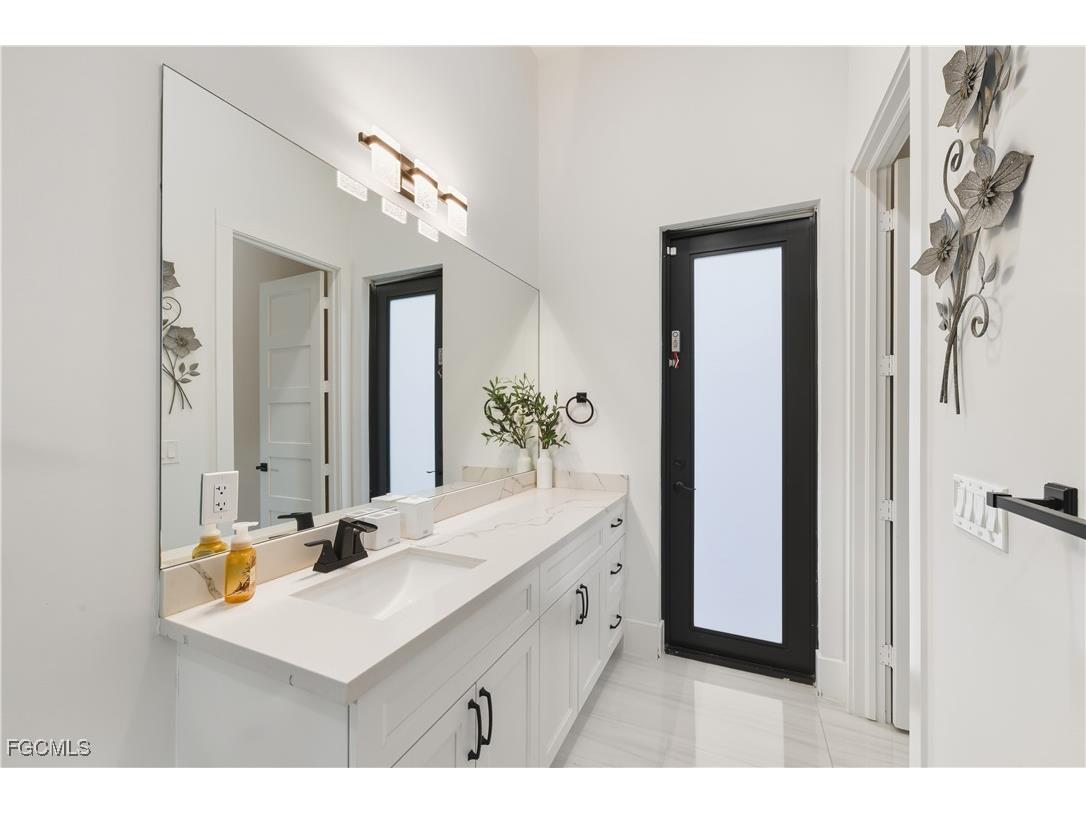 3219 White Boulevard Naples FL 34117 2025016096 image28