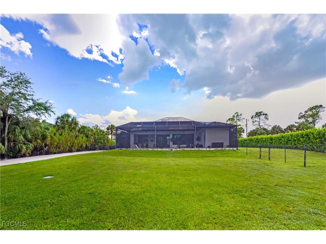 3219 White Boulevard Naples FL 34117 2025016096 image45