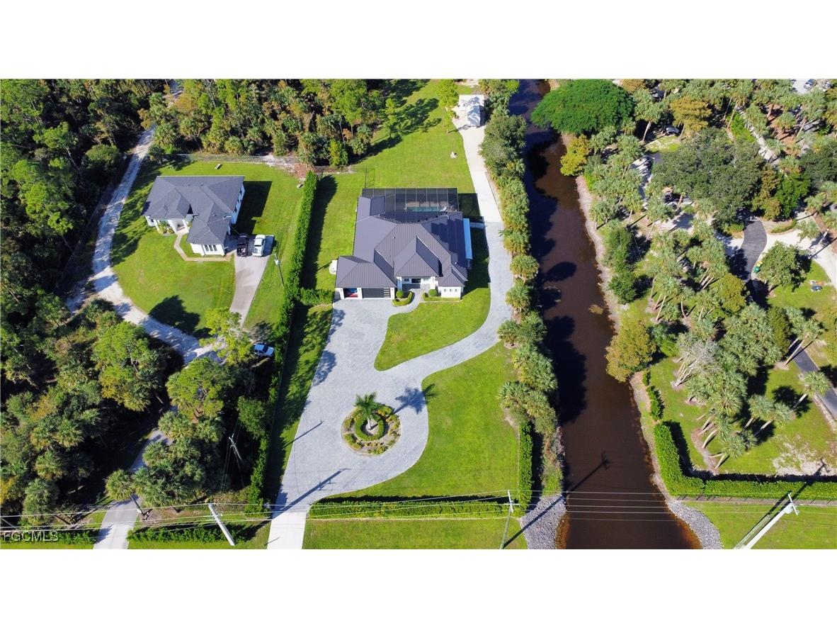 3219 White Boulevard Naples FL 34117 2025016096 image48