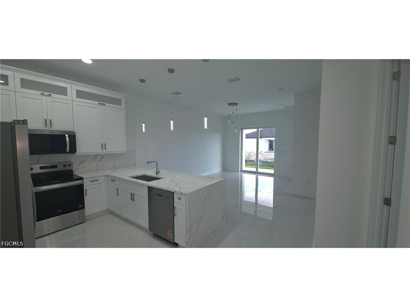 322/324 Poplar Street Lehigh Acres FL 33974 2026018911 image6