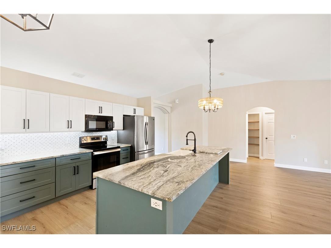 3220 24th Avenue NE Naples FL 34120 225024995 image1