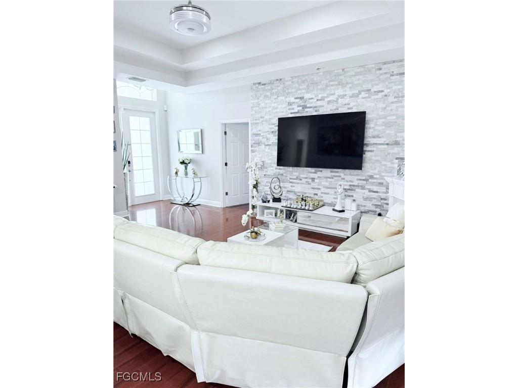 3220 NW Juanita Place Cape Coral FL 33993 2025008375 image3