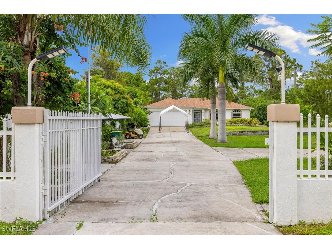 3221 22nd Avenue NE Naples FL 34120 224063977 image1