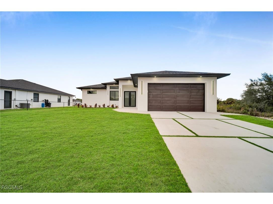 3222 58th Street W Lehigh Acres FL 33971 2026005631 image1