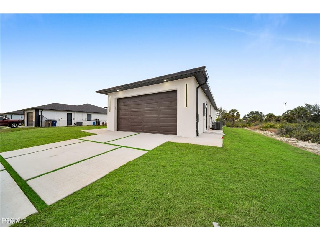 3222 58th Street W Lehigh Acres FL 33971 2026005631 image2
