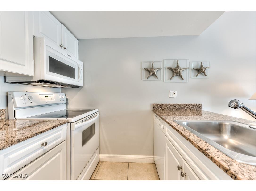 3222 Tennis Villas Captiva FL 33924 225030193 image8